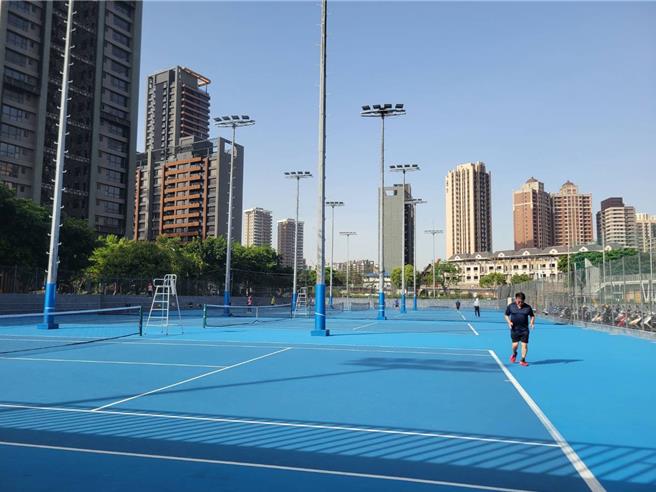 王钰栋首个主力赛季表现：共12球5助攻，荣膺中超本土金靴