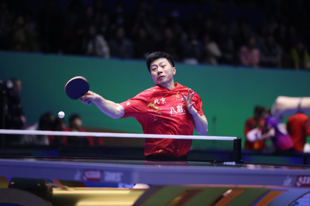 NBA：湖人加时险胜掘金 詹姆斯砍下40分